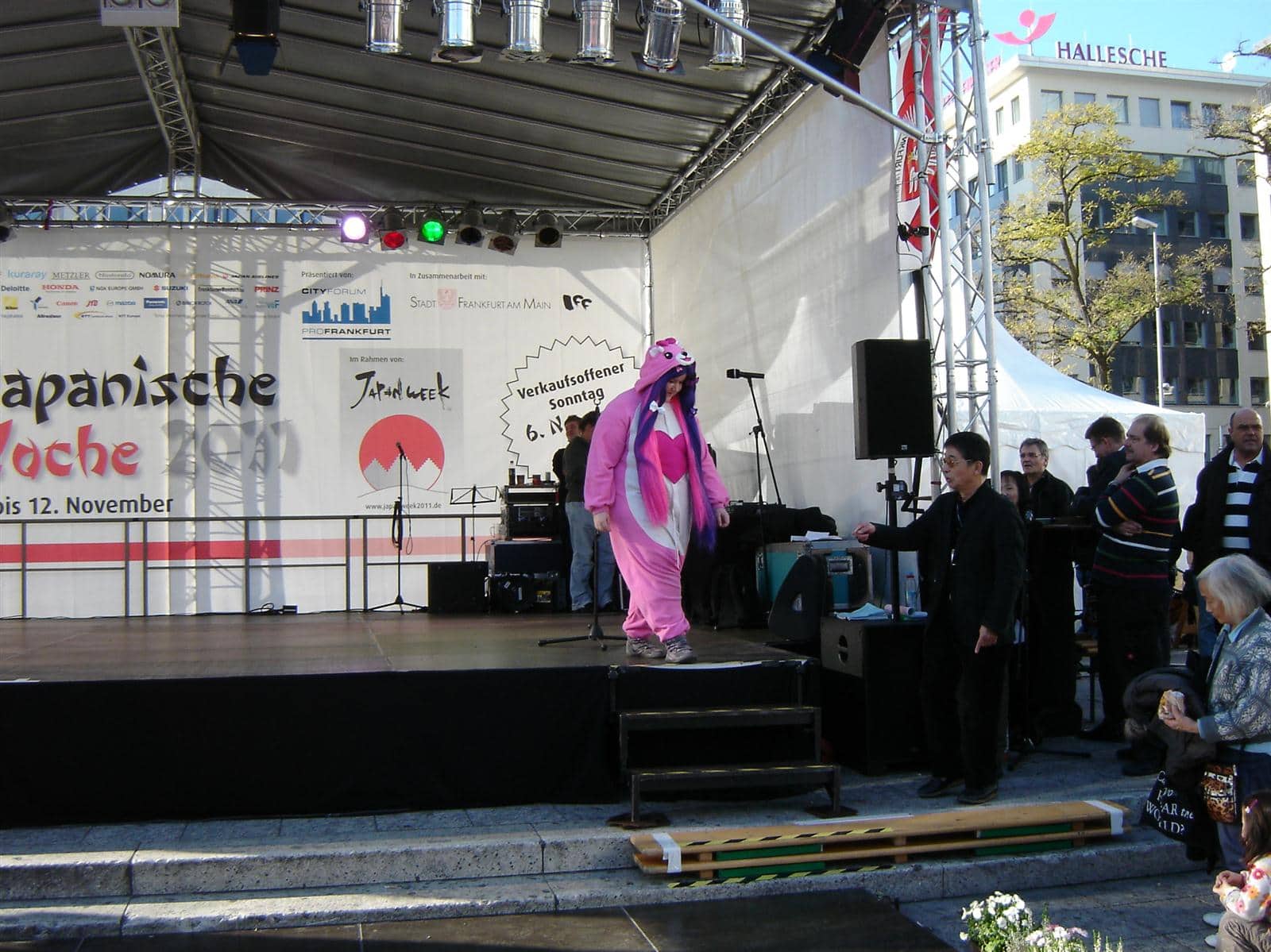 Japan_Week_2011_Wie.MAI.KAI_CosplayShow_Hauptwache_wmk_002